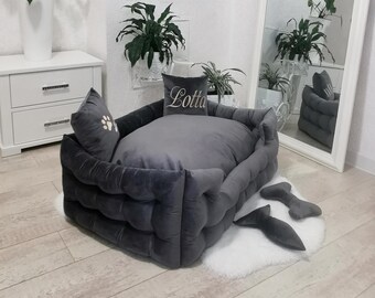 Personalisiertes Hundebett für Haustier, Möbel für Hunde oder Katzen, Schönes Hunde- oder Katzensofa mit weichen Kissen und Spielzeug, Geschenk für Hunde- oder Katzenliebhaber