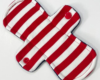 7.5 Inch Red and White Stripes Cotton Jersey Regular Liner with Fleece Back