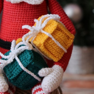 Einfaches Häkelmuster für einen Weihnachtsgeschenkbox-Schlüsselanhänger, Amigurumi-Muster ohne Nähen, Eng PDF