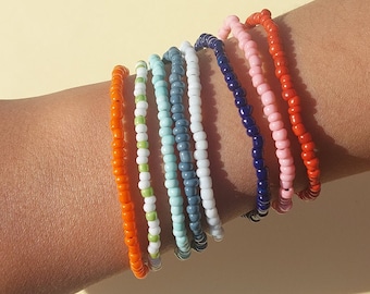 Hand-made Elastic Beaded Stretch Bracelets, Friendship Stretch Bracelets / Handgemachte Perlenarmände mit Gummiband