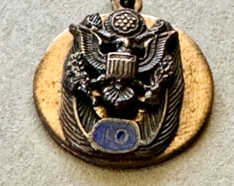 Pendentif commémoratif militaire 10 ans vintage