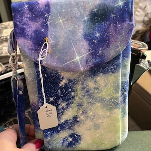 Galaxy Wristlet/Kindle Holder