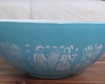 Vintage 1957 Pyrex Bowl Butterprint Design