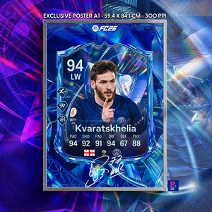 Pode incluir: Pôster exclusivo A1 (59,4 x 84,1 cm) com Kvaratskhelia, jogador de futebol com classificação 94. O pôster inclui o logotipo FC26 e as estatísticas do jogador. O fundo é uma mistura dinâmica de tons azuis e roxos.