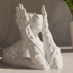 3D-Printed Female Torso Planter: Modern Boho Decor Vase