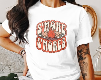 Vintage Campfire S'mores T-Shirt: Retro Camping Graphic Tee