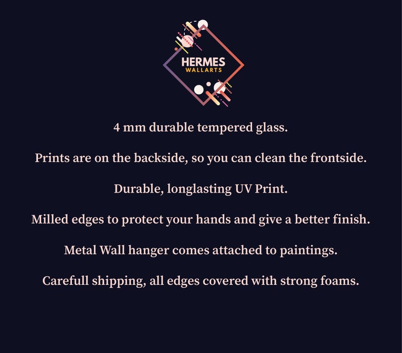 Pu&ograve; includere: Una stampa su vetro temperato da 4 mm di spessore con un gancio da parete in metallo. La stampa presenta un design geometrico colorato con il testo "HERMES WALLARTS". La stampa &egrave; protetta da una stampa UV resistente e duratura e ha bordi fresati per una migliore finitura.