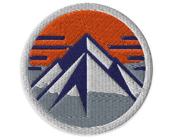 山の刺繍パッチ