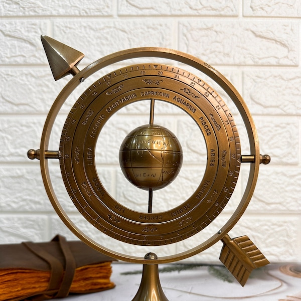 8" antieke koperen armillaire bol met zonnewijzerpijl | Nautische maritieme astrolabium gegraveerde astrologische sterrentekens Globe | Huis decoratief