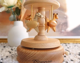 Carrousel musical personnalisé - Boîte à musique en bois personnalisée - Souvenir gravé pour baby shower, nouvelle maman, cadeau pour enfant