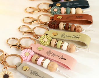 Personalised Daisy Beaded Keyring, Faux Leather Keyring, Bridesmaid Gifts, Flower Girl Gift, Christmas Gift, Birthday Gift,Mothers Day Gift