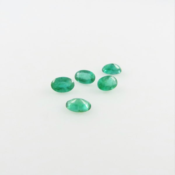 Emerald - 4mm x 6mm Oval Gem, Natural Gemstone - One Piece (X191)