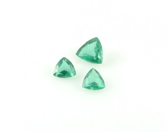 Esmeralda - Gemas talladas en trillón, piedras preciosas sintéticas - Tres piezas (X144)