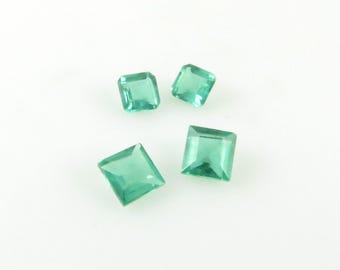Esmeralda - Gemas radiantes y de talla cuadrada, piedras preciosas sintéticas - Cuatro piezas (X146)