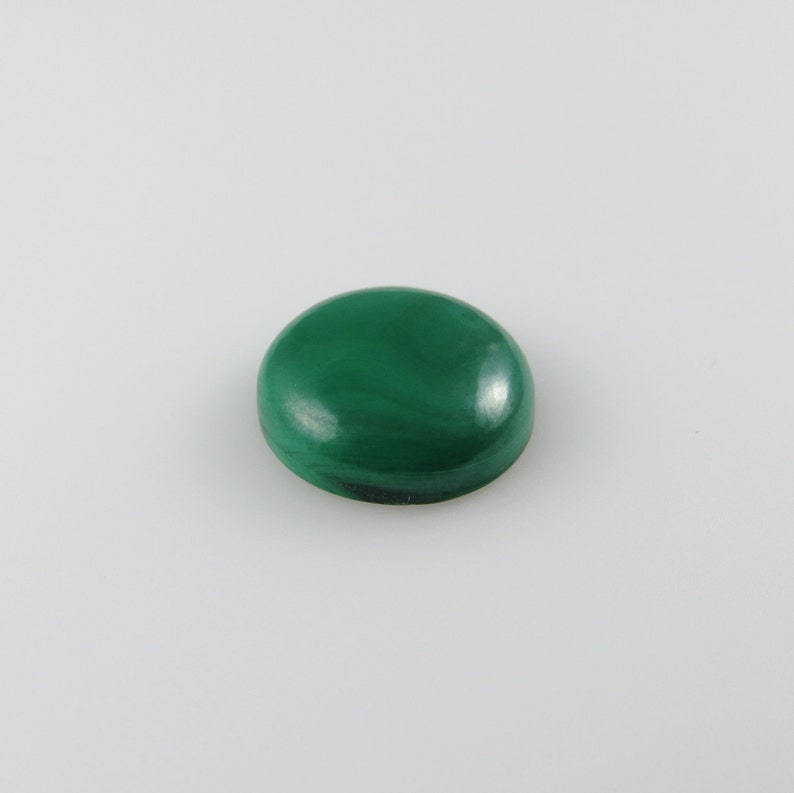 12.30 cts Round Flat-Back Gemstone Cabochon M138 15x15 Malachite