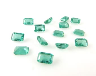 Esmeralda - Gema de talla esmeralda de 4 mm x 6 mm, piedras preciosas sintéticas - 15 (quince) piezas (X138)