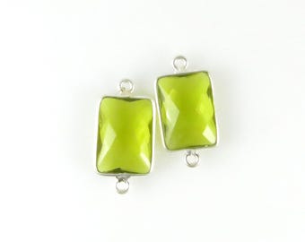 Conectores de bisel de doble asa de olivino de 15 mm a 16 mm, facetados rectangulares, plata de ley, anillos cerrados: dos (2) piezas a juego (CN850)