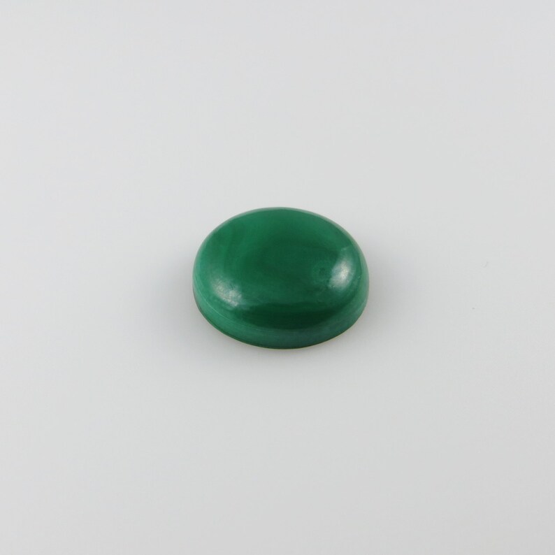 12.30 cts Round Flat-Back Gemstone Cabochon M138 15x15 Malachite
