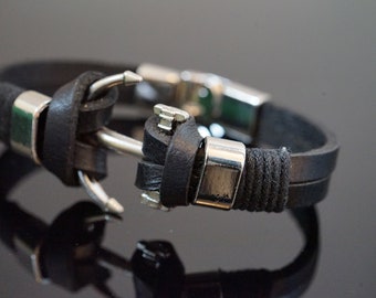 Maritime flair in black: leather bracelet with anchor for men