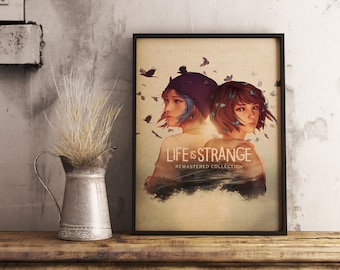 Puede incluir: Un póster enmarcado con una estética vintage que presenta a dos mujeres jóvenes con cabello azul y marrón. El póster tiene un efecto de acuarela y presenta el texto "Life is Strange Remastered Collection".