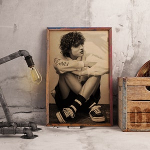 Póster de Finn Wolfhard, arte de pared con ícono adolescente retro, impresión en papel kraft enrollado, decoración de pared con estrellas de Stranger Things