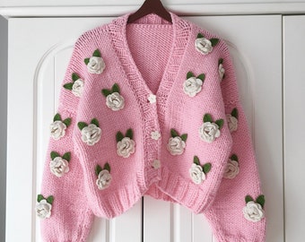 フラワー柄クロップドニットカーディガン　ピンク ピンクの花柄刺繍カーディガン：手編みウール混紡 - Etsy 日本
