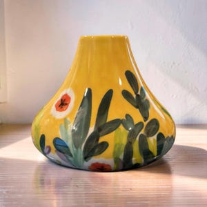 Anthropologie “Lizzie” Vase – Decorative Ceramic Floral Design image 5