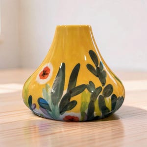 Anthropologie “Lizzie” Vase – Decorative Ceramic Floral Design image 9