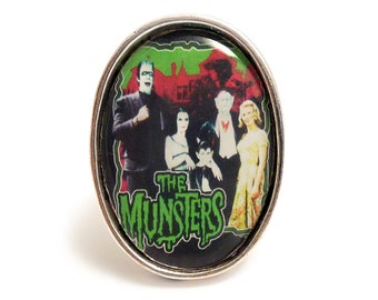 The Munsters gothic ring - TV memorabilia silver adjustable vampire horror werewolf goth Lily & Herman