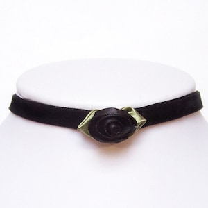 Victorian gothic velvet choker necklace with elegant black rose bud Steampunk AMELIA image 1