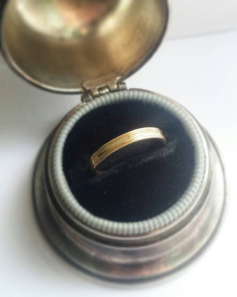 minimalist wedding band men