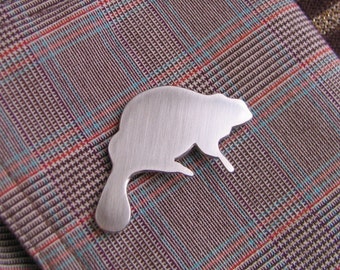 Silhouette Beaver brooch. Braver silhouette pin. Beaver pin. Minimalist beaver brooch. Beaver pin.