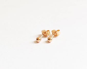 Pendientes minimalistas de bola de oro rosa macizo de 14 quilates. Tachuelas pequeñas y clásicas de oro rosa. Aretes pequeños de oro de 14K. Pendientes de bola de oro rosa.