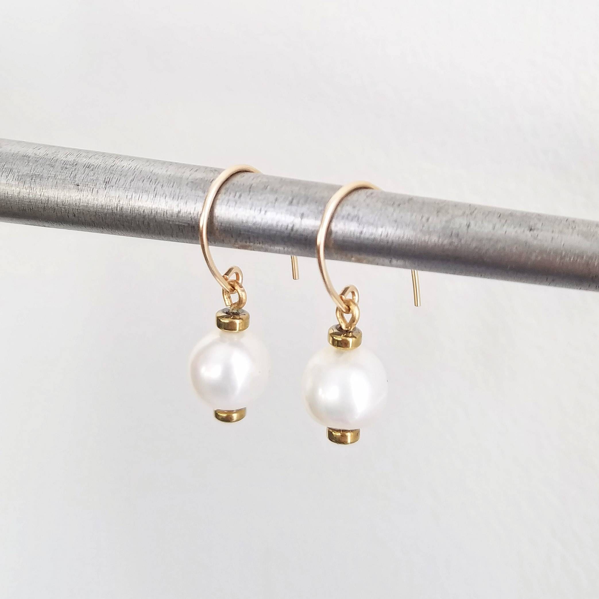 Boucles d'oreilles en bois : boucle d'oreille vague en bois de meleze Boucles d'oreilles en bois : boucle d'oreille vague en bois de meleze