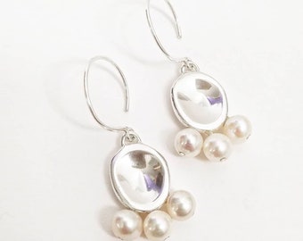 Amulet drop sterling silver earrings with freshwater pearls. Natural pearl drop earrings in Silver. White pearl drop earrings. Pearl wedding