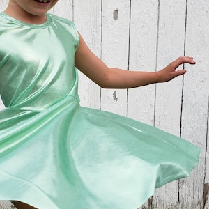 Metallic stretchy gebreide twirljurk in maten 3 maanden tot en met meisjes 14, kies mouwlengte en kleur - kies uit 19 opties, goud, roze