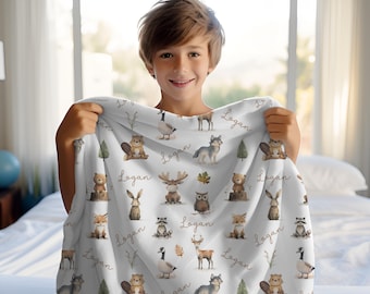 Manta de terciopelo personalizada para niños con animales del bosque, regalo personalizado con nombre para niños, manta acogedora con animales del bosque canadiense, castor, alce, lobo, búho, zorro