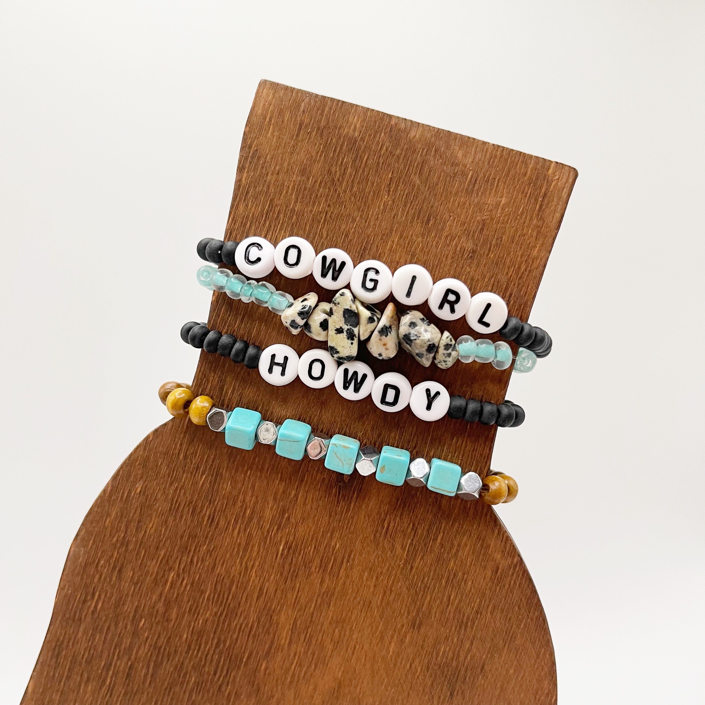 Braccialetto con ciondolo cowgirl fatto a mano, turchese, perline di legno, boho - Italia