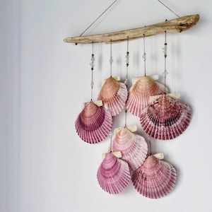 Enfeite de parede costeiro com conchas naturais, móbile de parede com pedra preciosa de cura, decoração para jardim e casa, arte em estilo boho praiano.