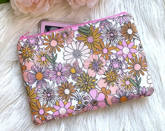 Vintage Style Floral in Pink Kindle Padded E-Reader Case, Kindle Sleeve, Amazon Oasis Zip Pouch, Nook Ebook Cover, Paperwhite Kindle