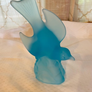 Vintage LE Smith Blue Frosted Bird