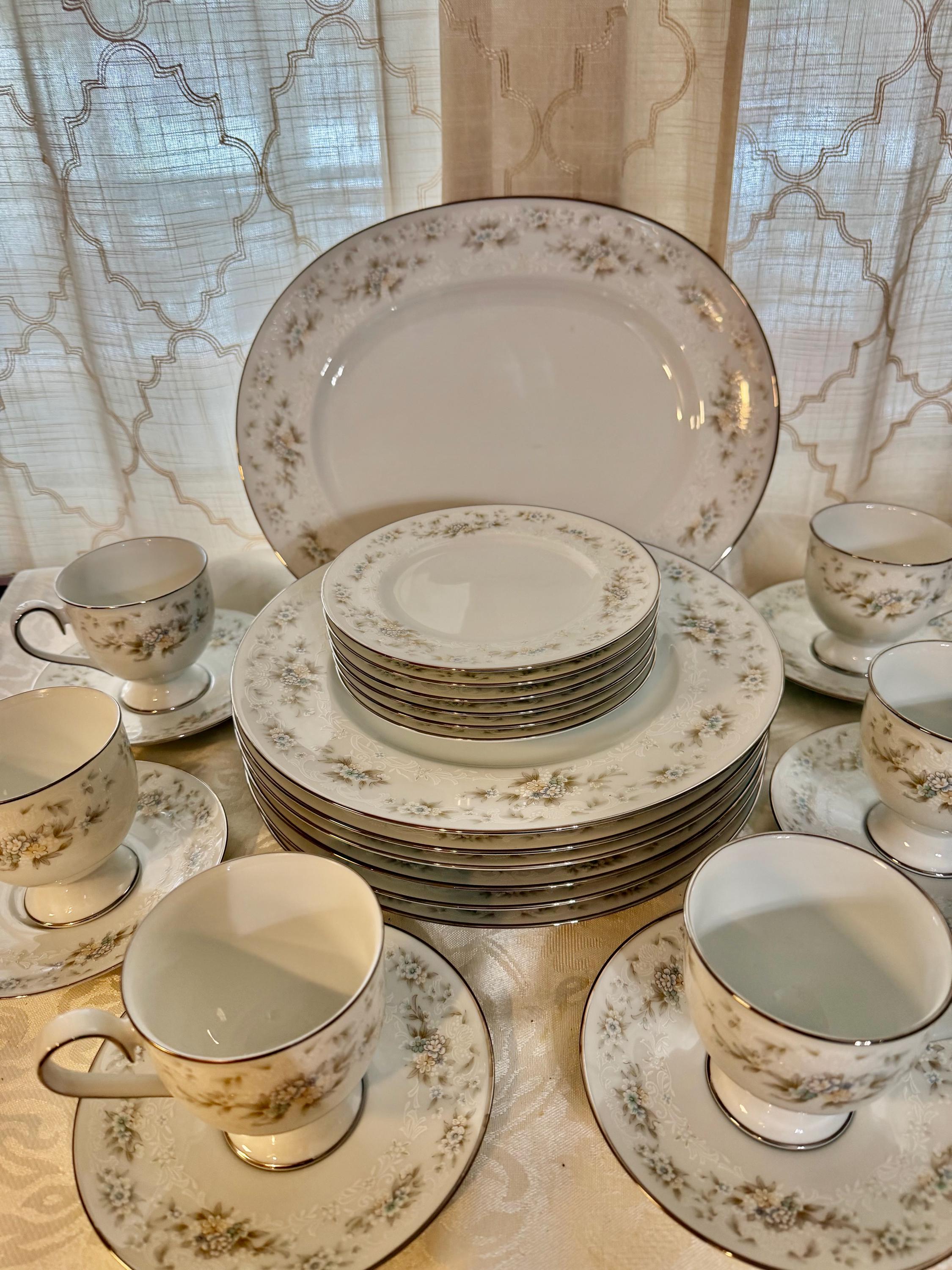 Noritake Limerick Fine China 5-Piece Place Setting – Bone China