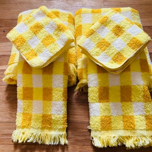 Vintage Cone Checkard Bath Set