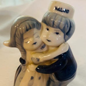 Vintage Delft Blue Figurine
