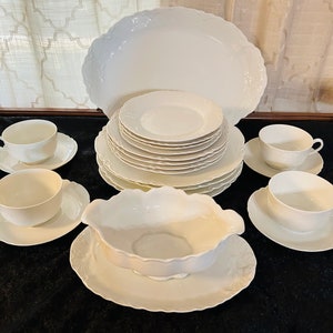 Vintage Bavaria Hutchenreurher Racine Dinner Ware Set