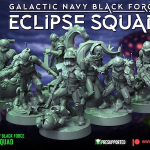 Puede incluir: Un grupo de figuras en miniatura grises que representan soldados con armaduras futuristas, posando en varias posturas de acción. El texto "GALACTIC NAVY BLACK FORCE ECLIPSE SQUAD" se muestra encima de las figuras. El logotipo de War Bear Studios es visible.