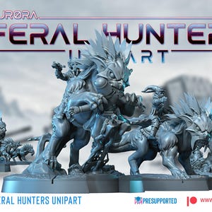 Op de afbeelding: Een verzameling lichtblauwe Aurora Feral Hunters Unipart-beeldjes. De figuren beelden fantastische wezens met ruiters uit, tegen een vage achtergrond. De afbeelding bevat de tekst "ECHOES OF WINTER" en "AURORA FERAL HUNTERS ART".