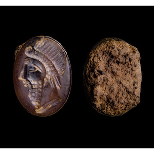 Ex British Auction House Western Asiatic Achaemenid Intaglio Stone Seal King