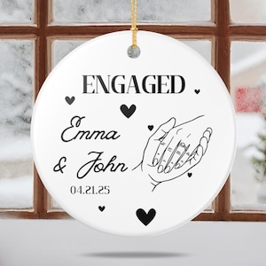 Adorno de Compromiso 2025, Adorno de Compromiso Personalizado con Nombres y Fecha, Adorno de Boda Personalizado, Adorno de Navidad de Recuerdo de Compromiso