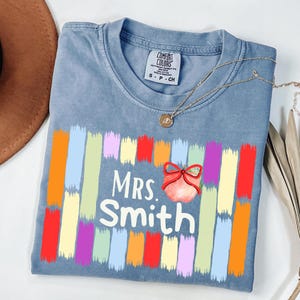 Custom Coquette Teacher Shirt Comfort Colors Tee with Apple & Bow Brushstroke custom name Elementary Teacher Appreciation Gift Teacher tee